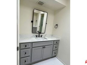 1115 S La Peer Drive, Los Angeles CA 90035