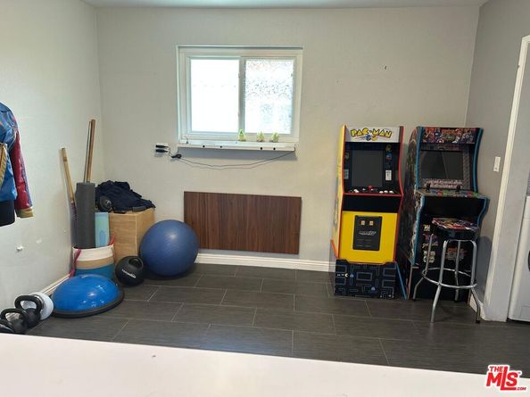 9419 Haskell Avenue, North Hills CA 91343