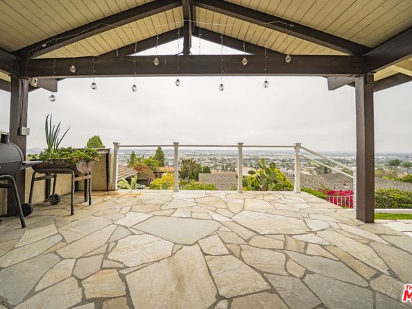 24880 Via Valmonte, Torrance CA 90505