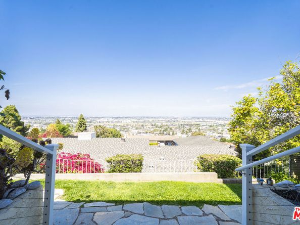 24880 Via Valmonte, Torrance CA 90505