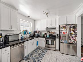 1122 S Sycamore Avenue, Los Angeles CA 90019