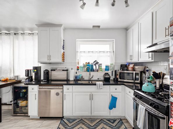 1122 S Sycamore Avenue, Los Angeles CA 90019