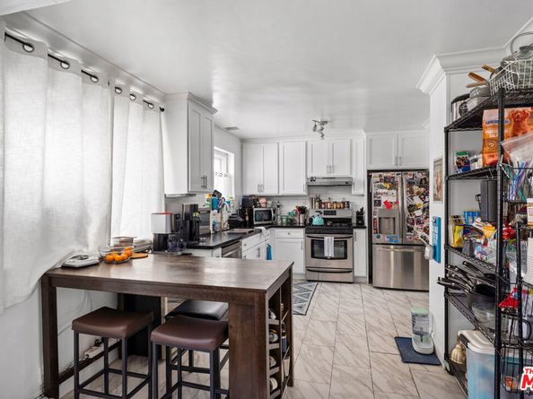 1122 S Sycamore Avenue, Los Angeles CA 90019