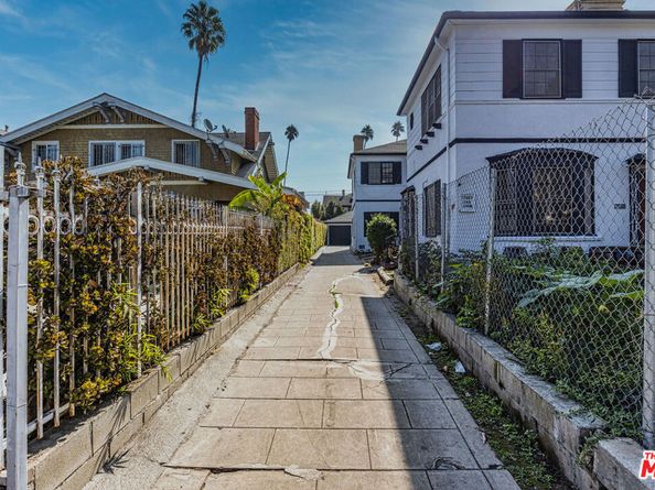 1746 Crenshaw Boulevard, Los Angeles CA 90019