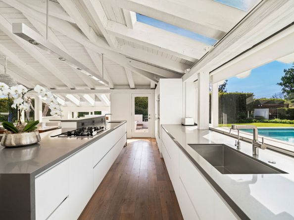 7111 Grasswood Avenue, Malibu CA 90265