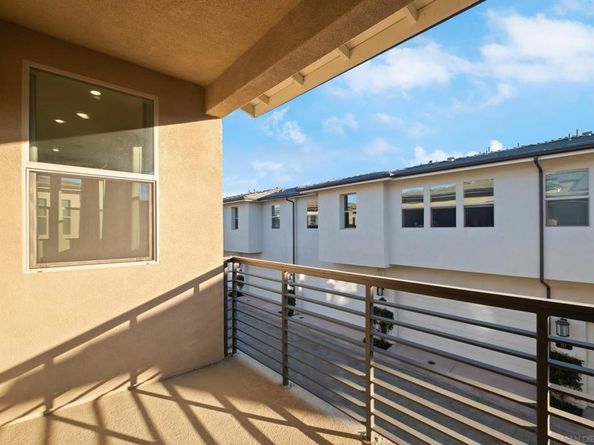 16750 Coyote Bush Dr 61, San Diego CA 92127