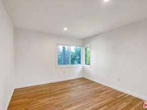 5400 W 82nd Street, Los Angeles CA 90045