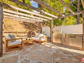 1424 Avenida De Cortez, Pacific Palisades CA 90272