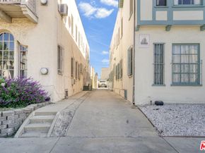 346 N Spaulding Avenue, Los Angeles CA 90036