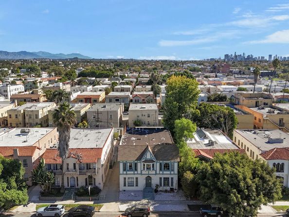 346 N Spaulding Avenue, Los Angeles CA 90036