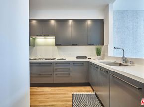 900 W Olympic Boulevard 32F, Los Angeles CA 90015