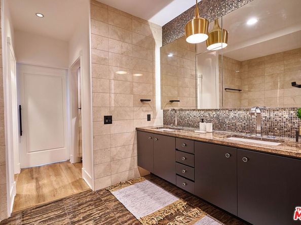 900 W Olympic Boulevard 32F, Los Angeles CA 90015