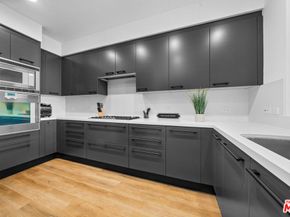 900 W Olympic Boulevard 32F, Los Angeles CA 90015