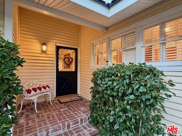 13957 Chandler Boulevard, Sherman Oaks CA 91401