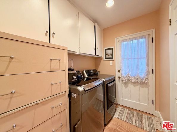 13957 Chandler Boulevard, Sherman Oaks CA 91401