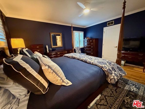 13957 Chandler Boulevard, Sherman Oaks CA 91401