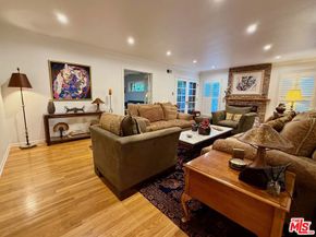 13957 Chandler Boulevard, Sherman Oaks CA 91401