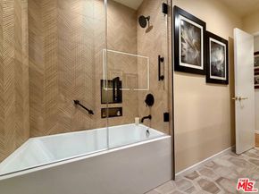 13957 Chandler Boulevard, Sherman Oaks CA 91401