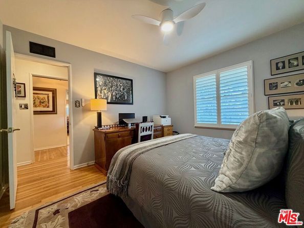 13957 Chandler Boulevard, Sherman Oaks CA 91401