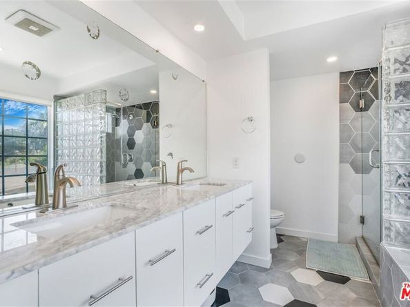 2481 S Bundy Drive, Los Angeles CA 90064