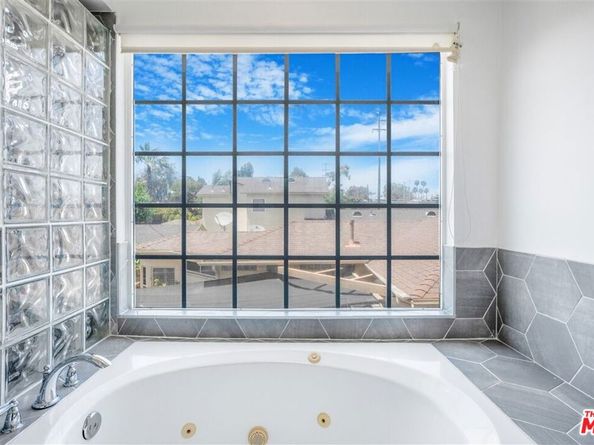 2481 S Bundy Drive, Los Angeles CA 90064