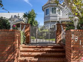 18135 Burbank Boulevard 8, Tarzana CA 91356