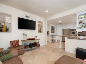 18135 Burbank Boulevard 8, Tarzana CA 91356