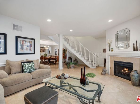 18135 Burbank Boulevard 8, Tarzana CA 91356