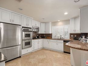 18135 Burbank Boulevard 8, Tarzana CA 91356