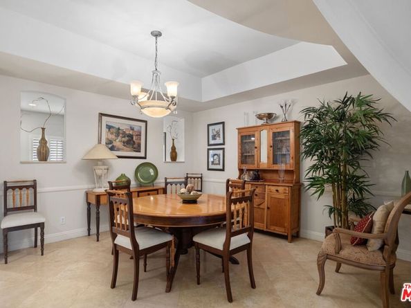 18135 Burbank Boulevard 8, Tarzana CA 91356