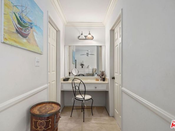 18135 Burbank Boulevard 8, Tarzana CA 91356