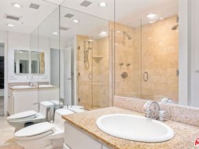 1131 Alta Loma Road 106, West Hollywood CA 90069