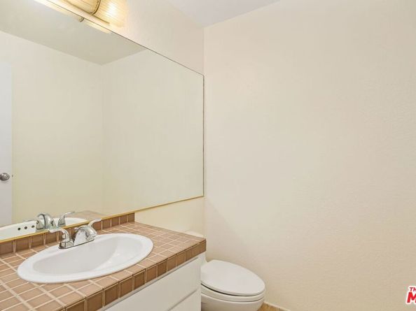 1131 Alta Loma Road 106, West Hollywood CA 90069