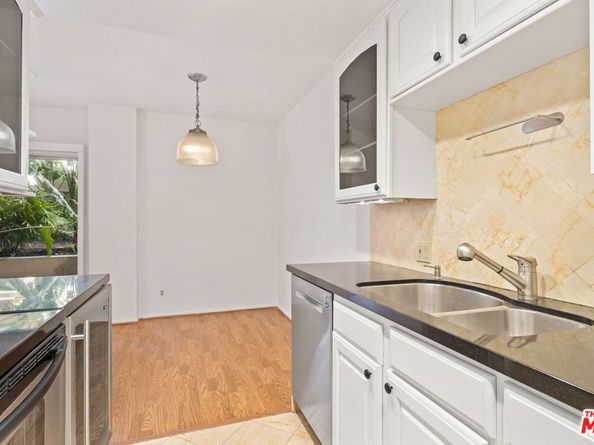 1131 Alta Loma Road 106, West Hollywood CA 90069