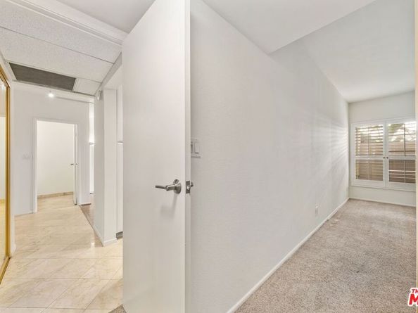 1131 Alta Loma Road 106, West Hollywood CA 90069