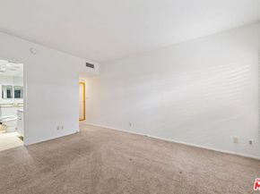 1131 Alta Loma Road 106, West Hollywood CA 90069