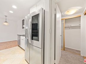 1131 Alta Loma Road 106, West Hollywood CA 90069