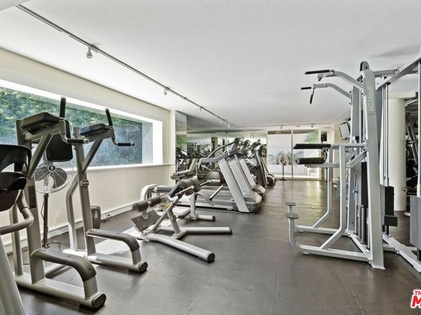 1131 Alta Loma Road 106, West Hollywood CA 90069