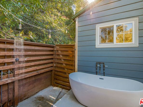 8530 Lookout Mountain Avenue, Los Angeles CA 90046