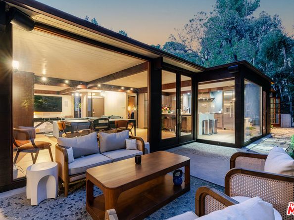 9624 Yoakum Drive, Beverly Hills CA 90210