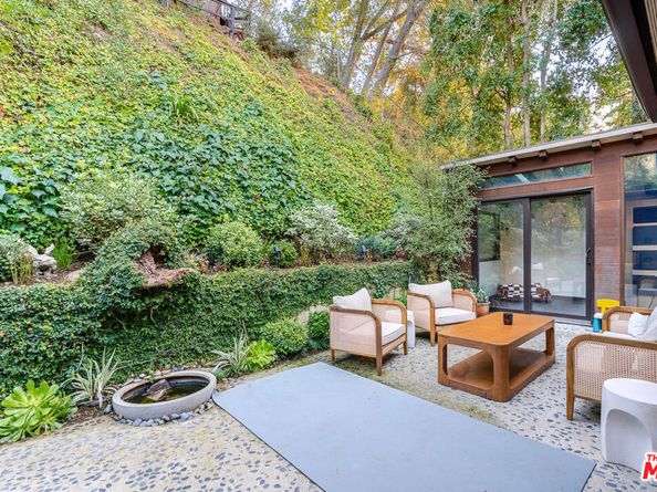 9624 Yoakum Drive, Beverly Hills CA 90210