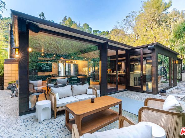 9624 Yoakum Drive, Beverly Hills CA 90210