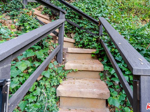 9624 Yoakum Drive, Beverly Hills CA 90210