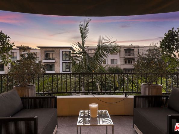 122 N Clark Drive 306, West Hollywood CA 90048