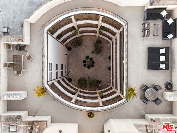 122 N Clark Drive 306, West Hollywood CA 90048