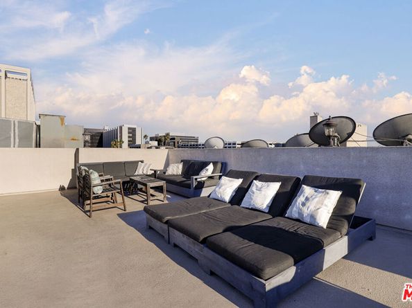 122 N Clark Drive 306, West Hollywood CA 90048