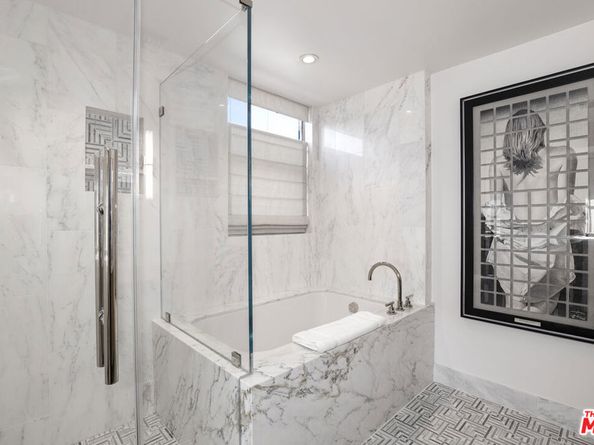 122 N Clark Drive 306, West Hollywood CA 90048