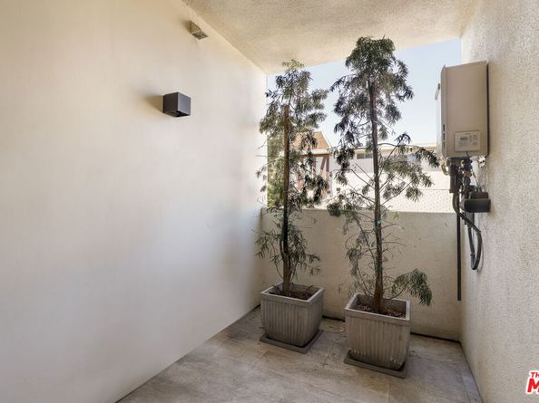 122 N Clark Drive 306, West Hollywood CA 90048