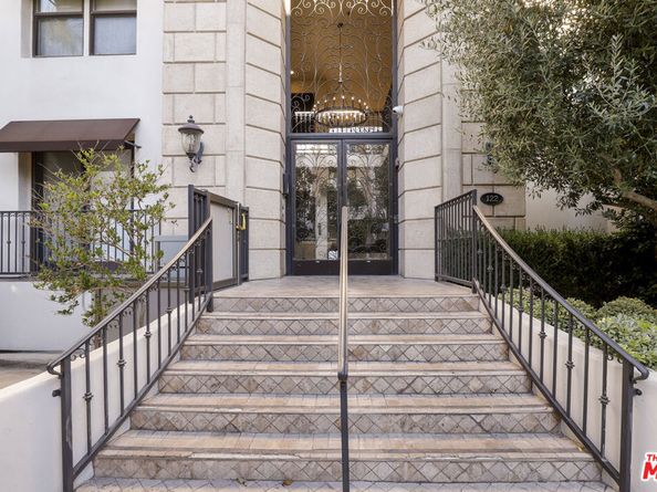 122 N Clark Drive 306, West Hollywood CA 90048