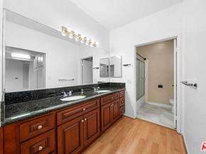 533 S St Andrews Place 203, Los Angeles CA 90020